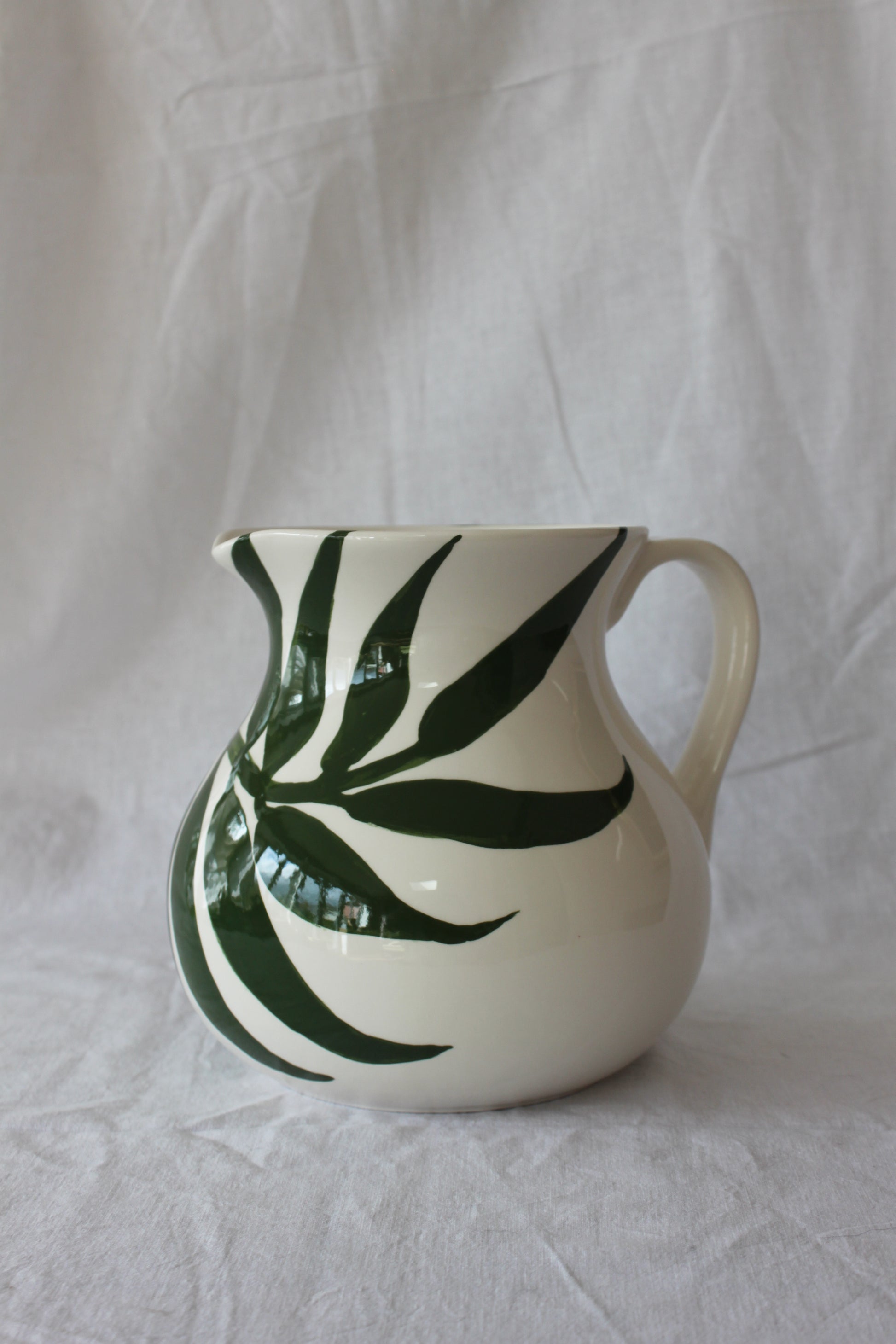 Chic Kitty Arden curvy ceramic Jug