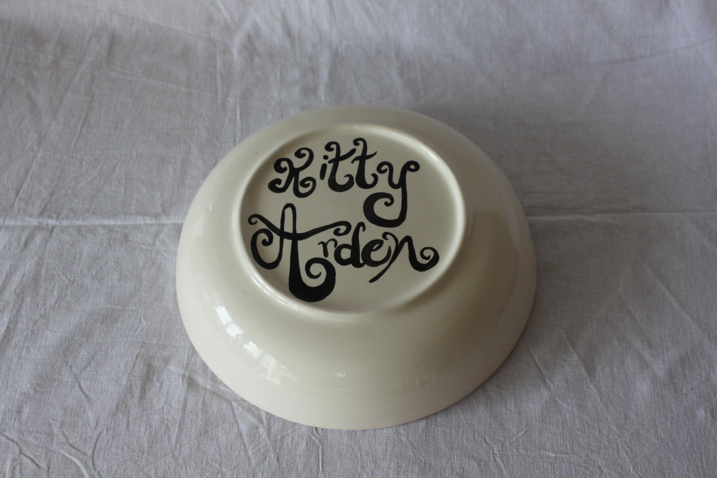 Chic Kitty Arden's Ceramic serving Bowl