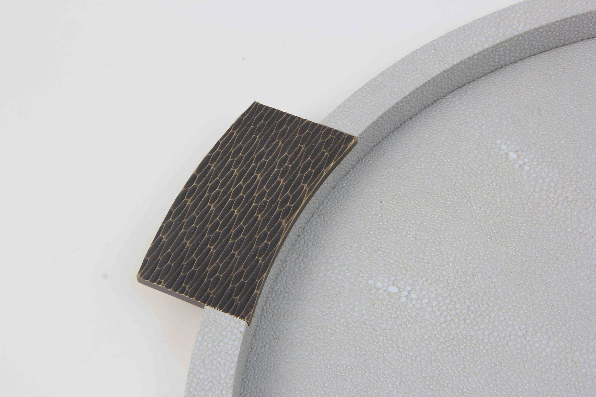 Round display Tray in Shagreen