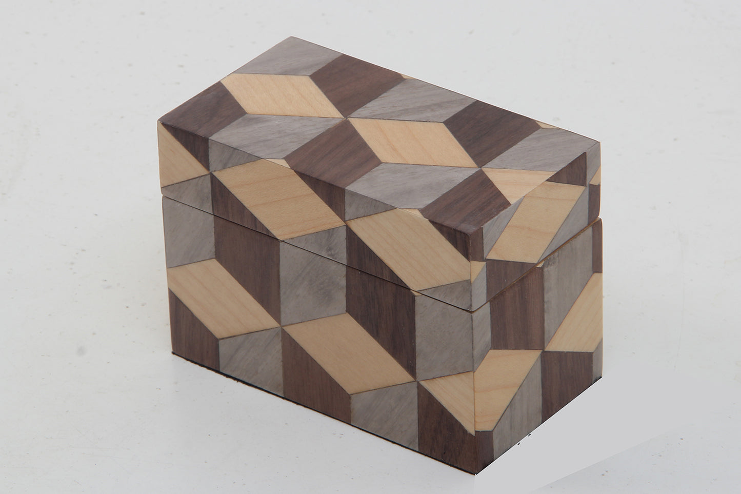 Chic Playing card box in marquetry