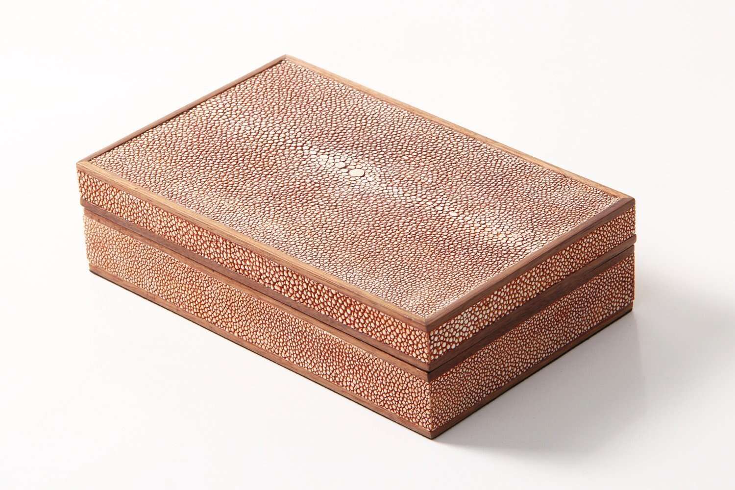 Coral shagreen walnut Bridge set Luxury playing cards