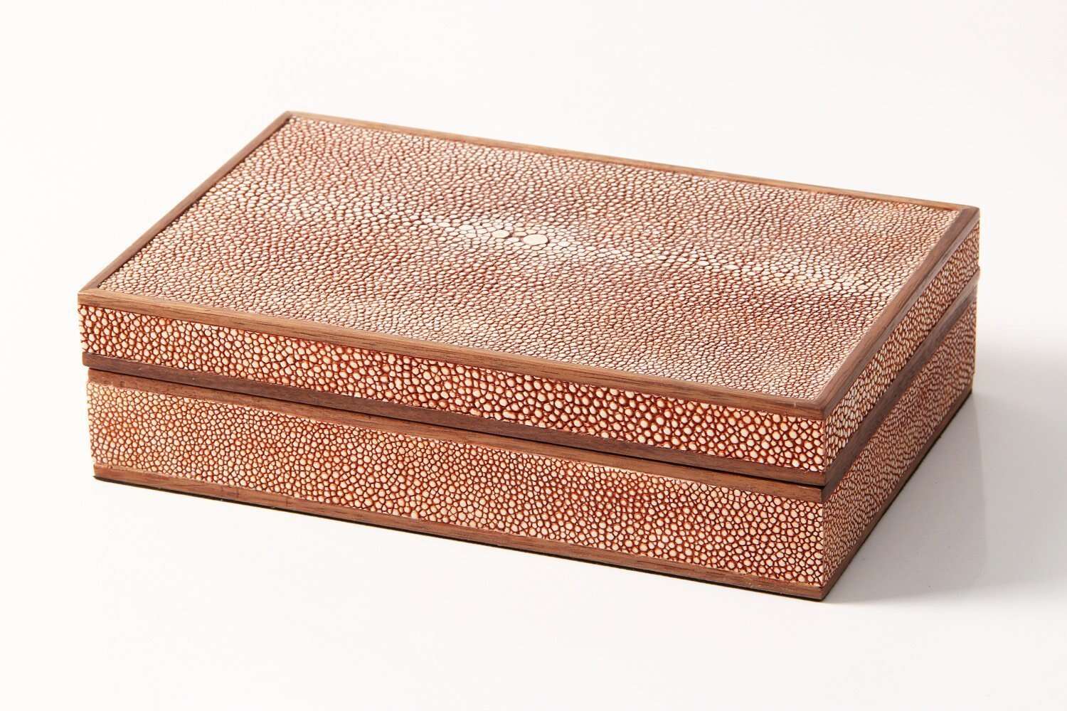 luxurious bridge set in coral shagreen Quality playing cards