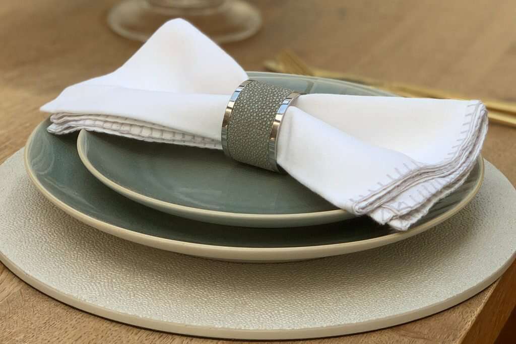 Napkin rings Taupe shagreen napkin rings holders