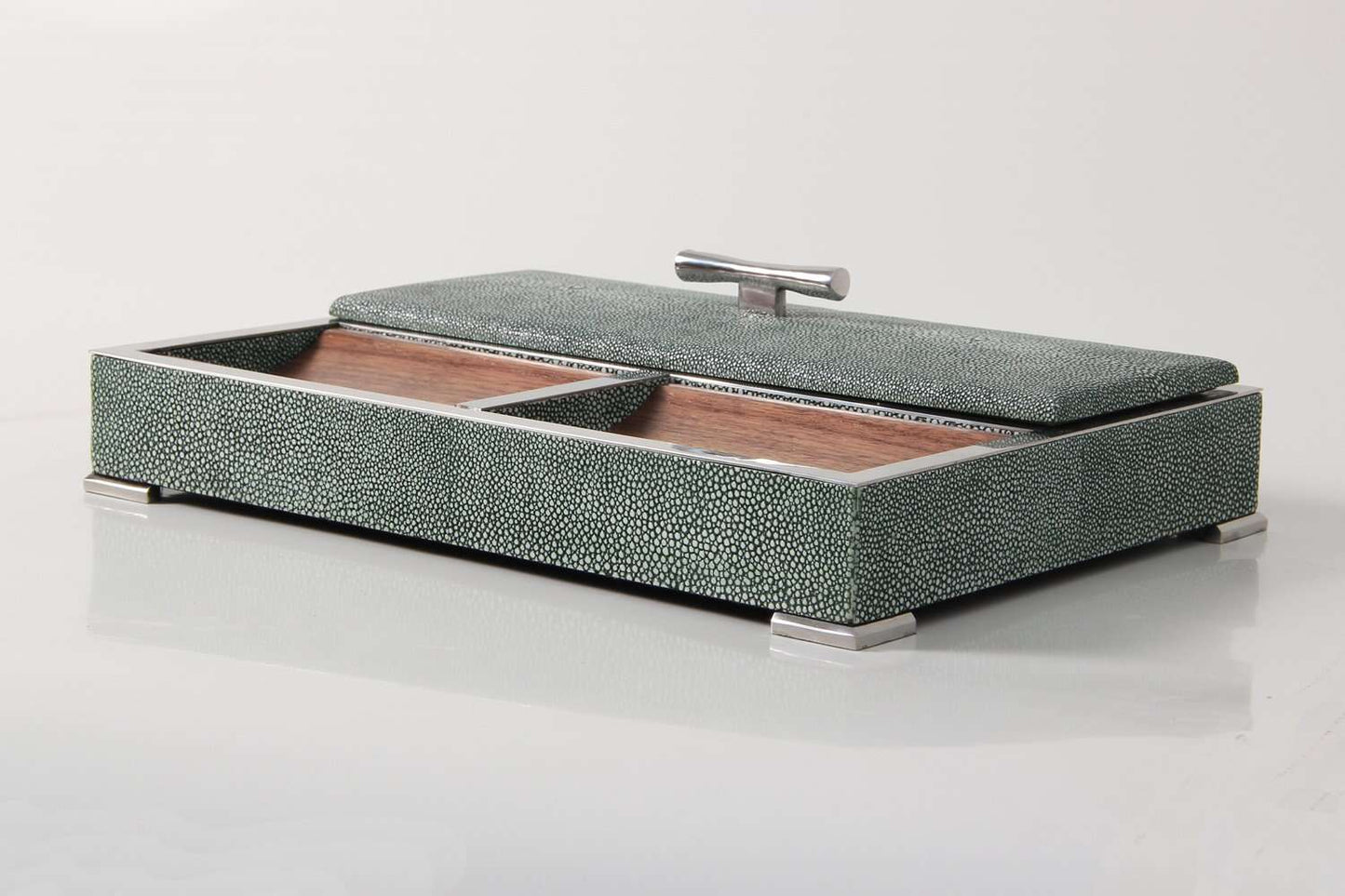 Valet tray side view in Lincoln green shagreen
