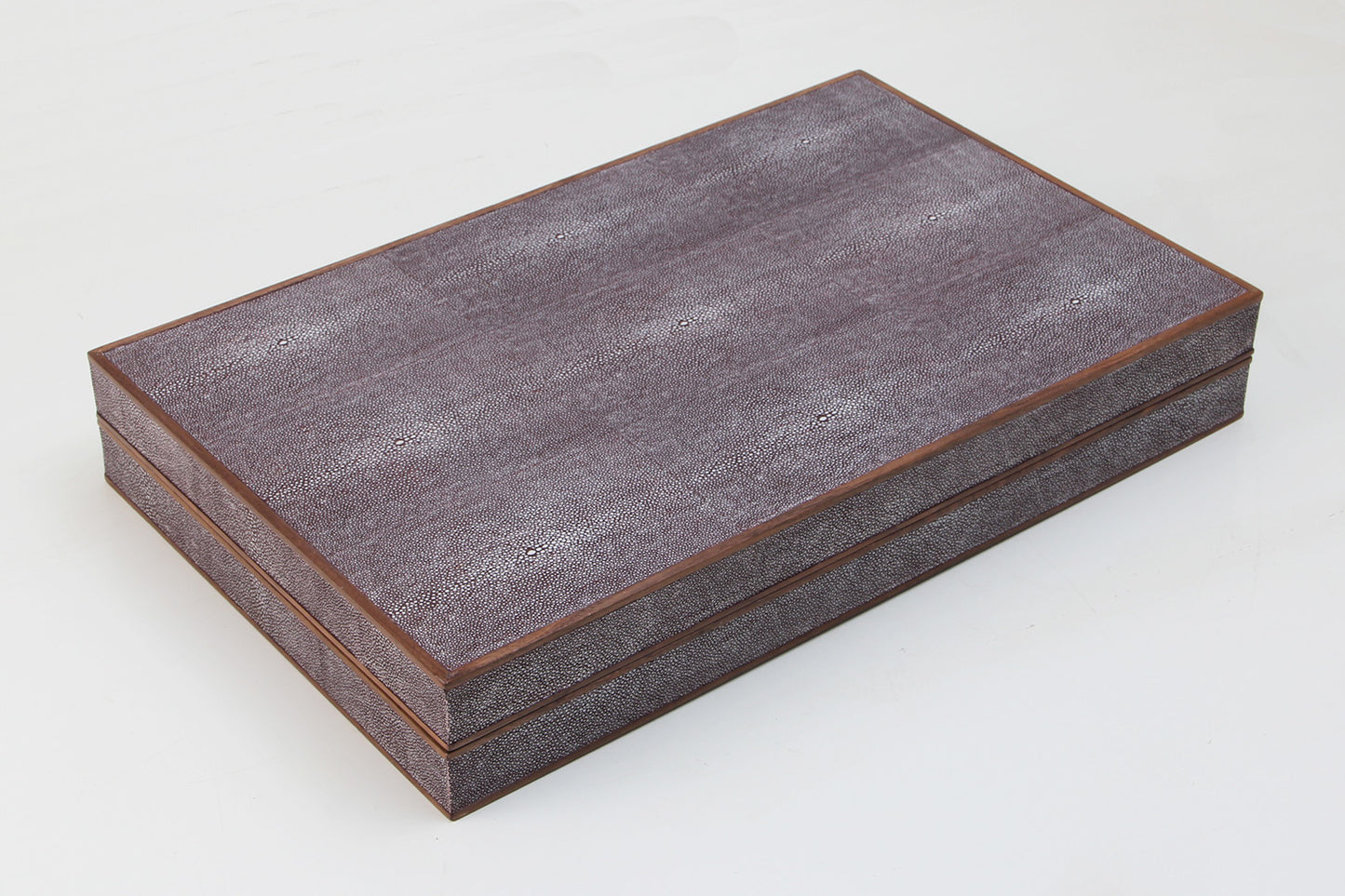 https://forwooddesign.com/app/uploads/2020/06/Luxury-backgammon-set-in-Mulberry-shagreen.jpg