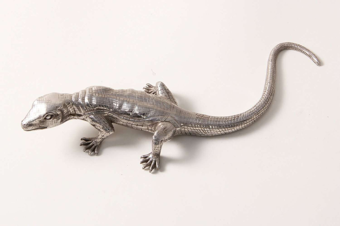 Stylish Eddie-Lizard-table-top-sculpture by Forwood Design