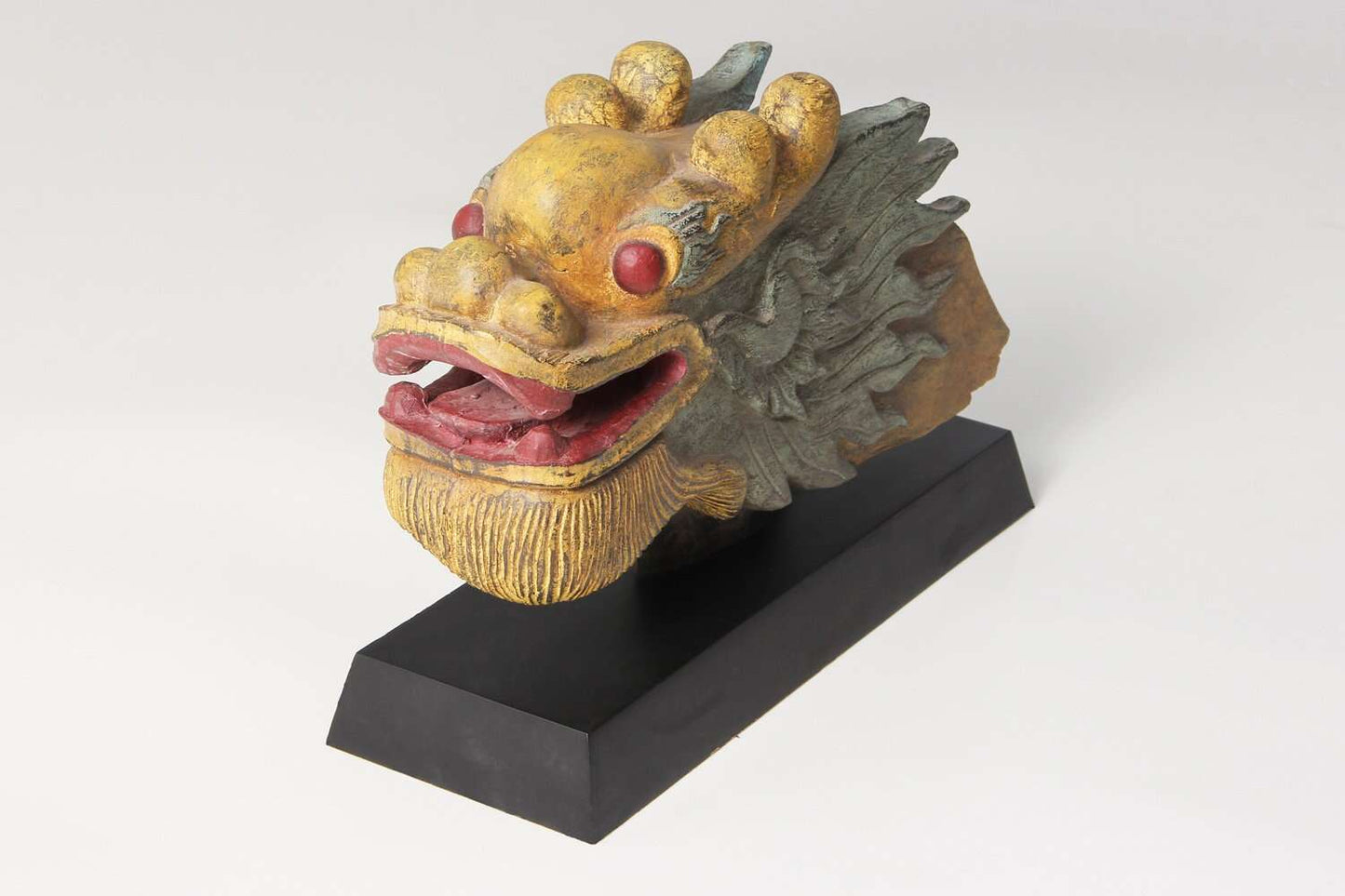 sculpture coloured dragon sculpture