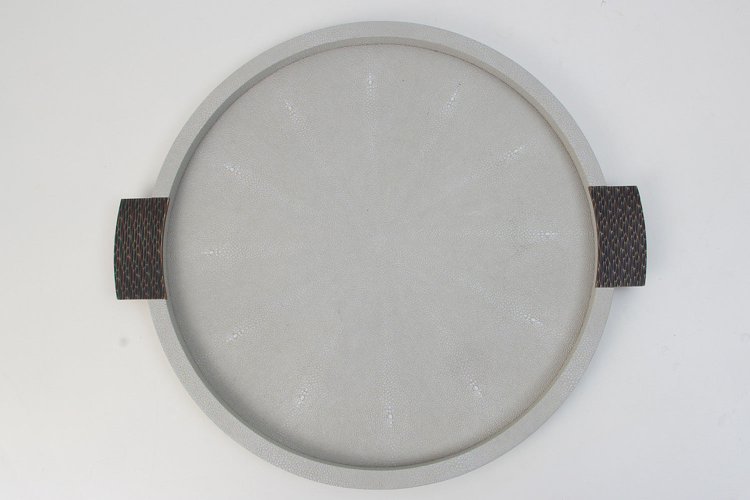 Round drnks Tray in Shagreen
