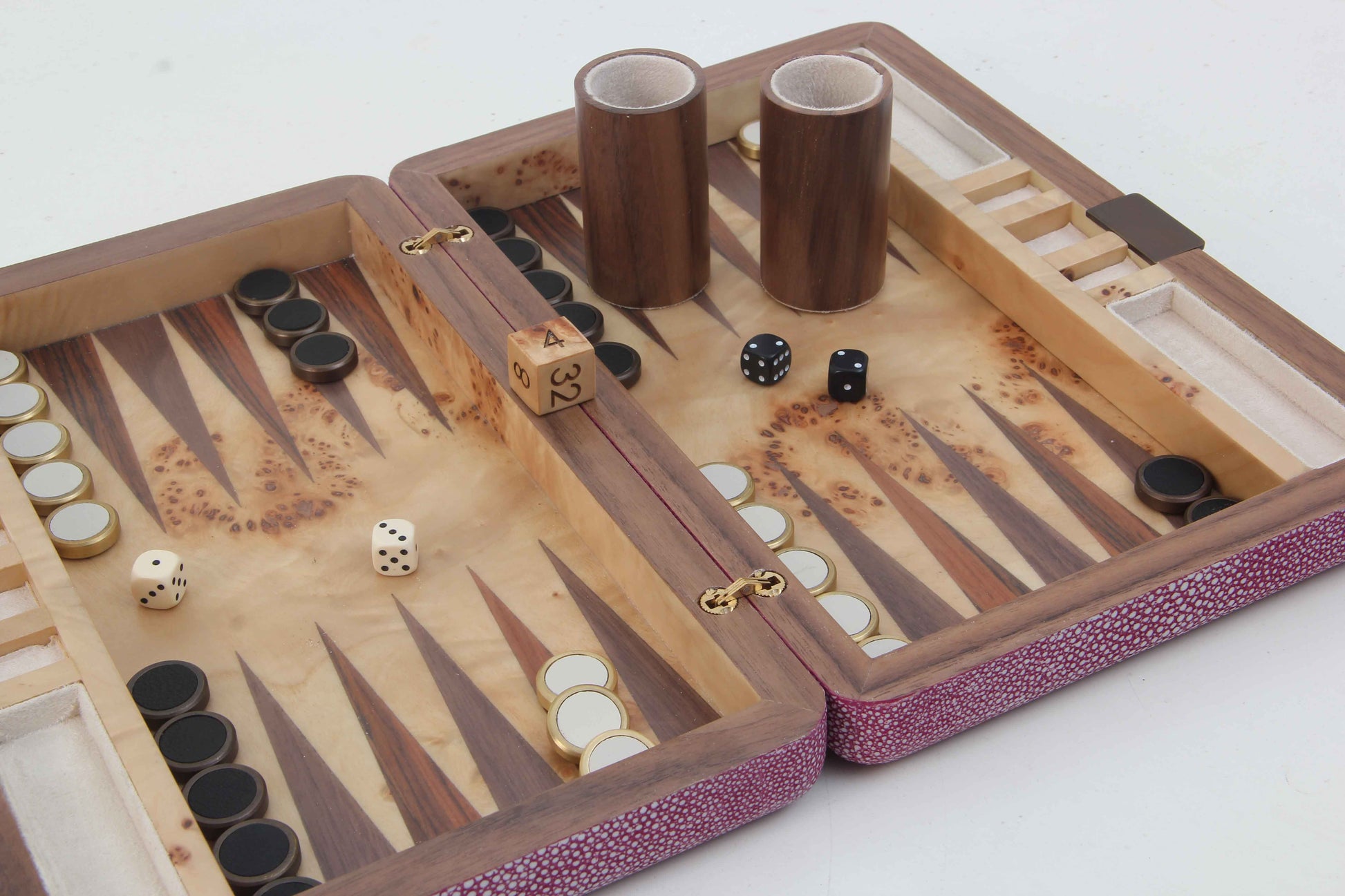 Pink shagreen Travel backgammon set 