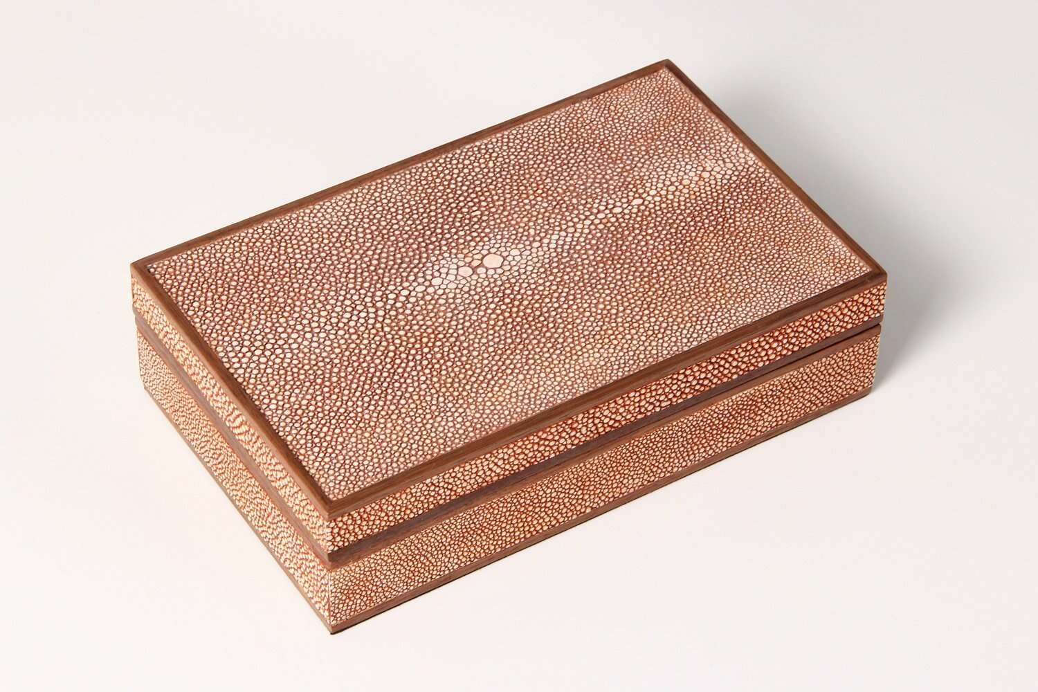 unique bridge set with quality playing cards in coral shagreen
