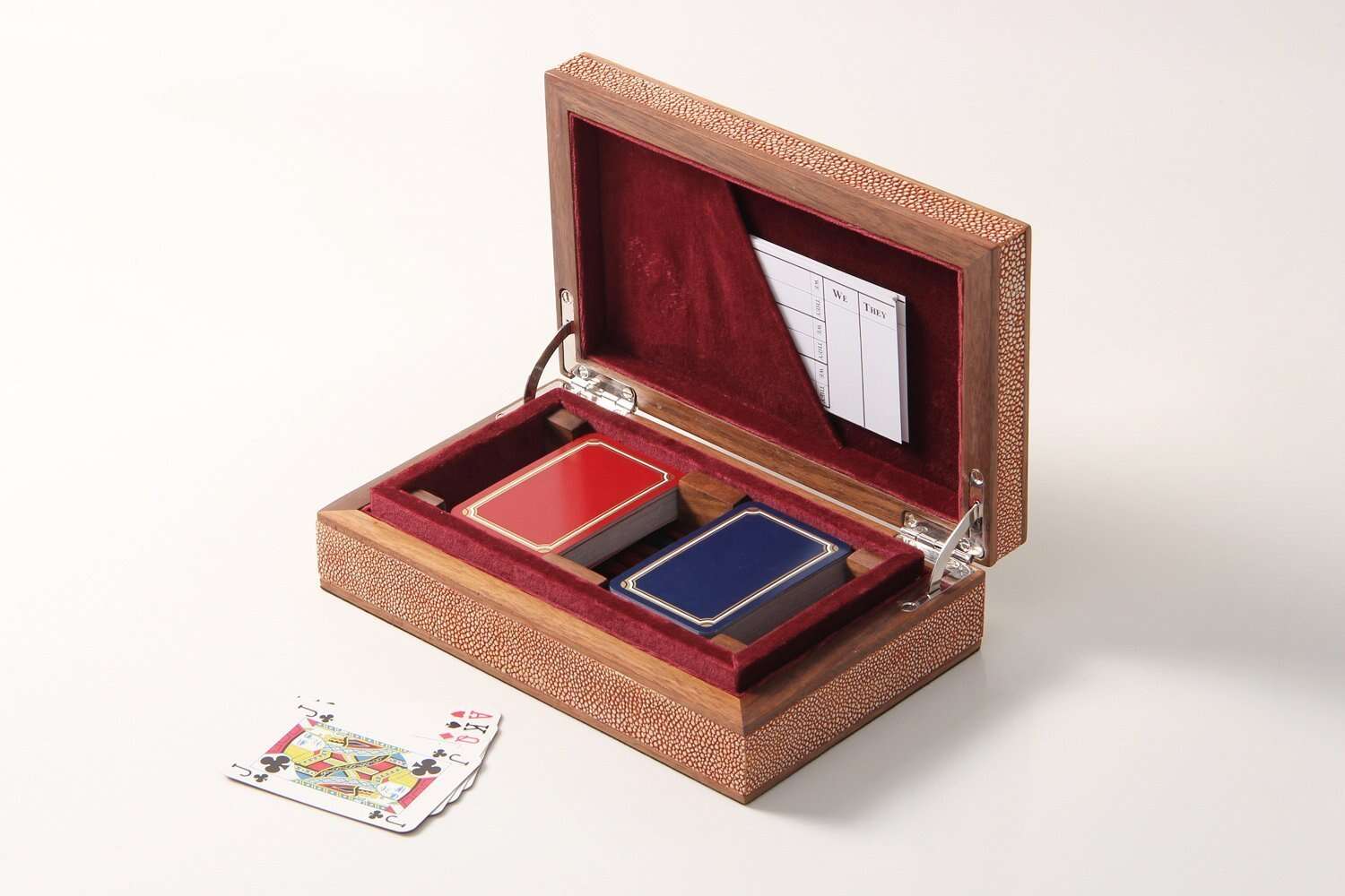 Our coral shagreen bridge set comes with quality playing cards