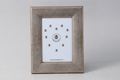 photo-frame-in Gorgeous-Silver-linen