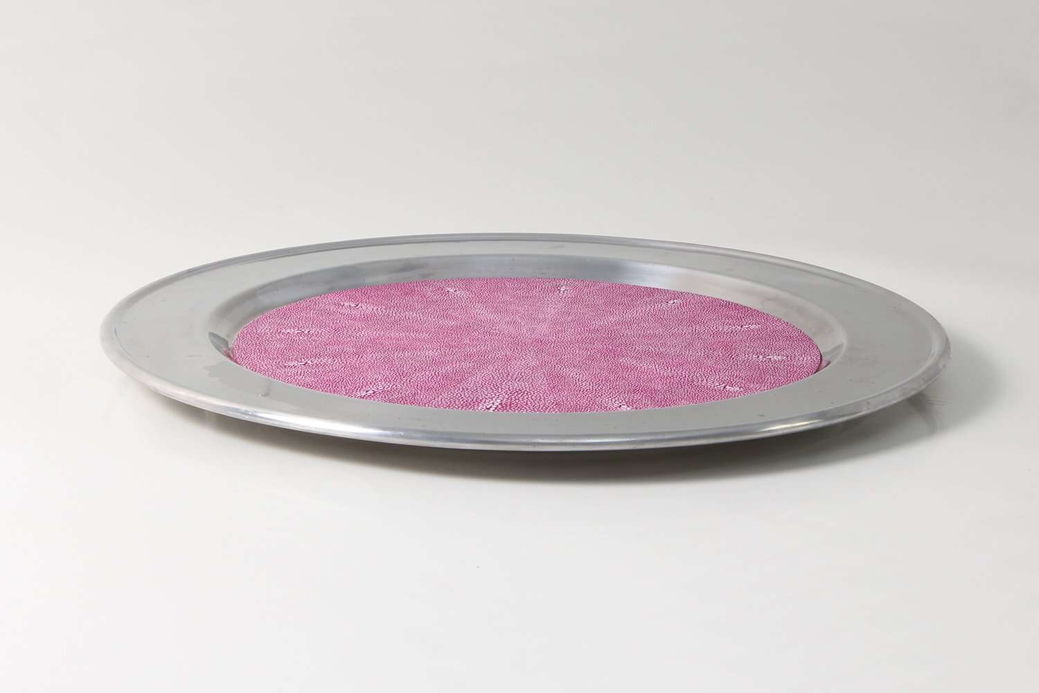 Serving tray Pink shagreen round serving tray