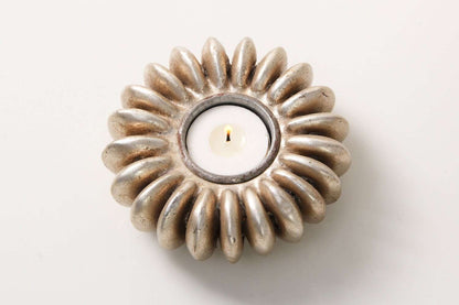 Stylish Tea light holder in antiqued silver