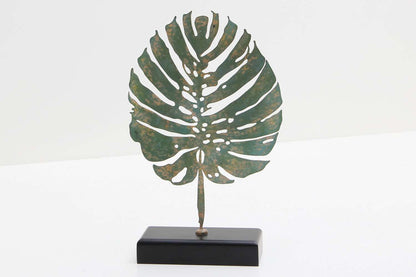 sculpture chic table ornament